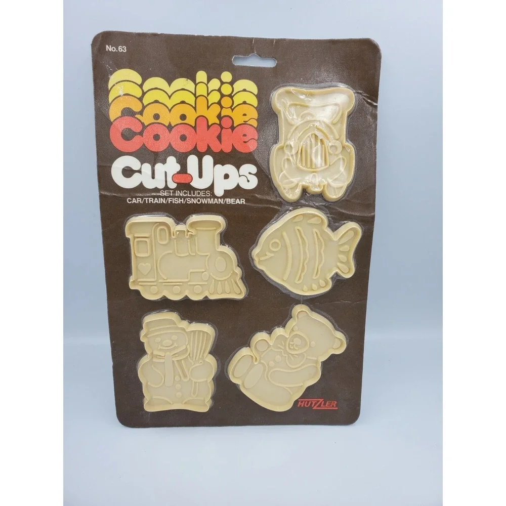 Vintage Cookie Cutters Hutzler Set‎ of 5 Cookie Cutters Sealed Bear Fish Animals